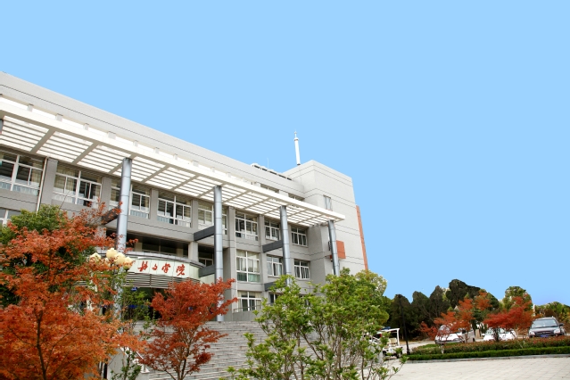 江苏师范大学科文学院